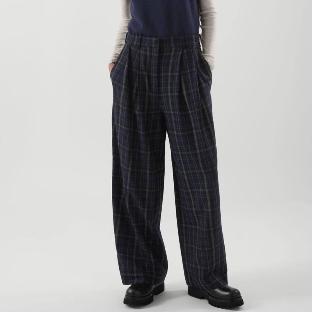 COS wool wide leg pants, never worn, size 6